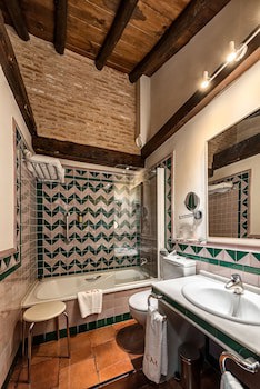 Casa Morisca Hotel Boutique