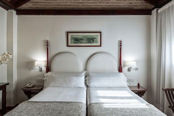Casa Morisca Hotel Boutique