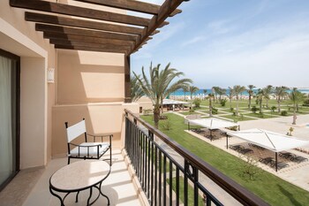 Jaz Crystal, Almaza Bay