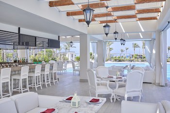 Jaz Crystal, Almaza Bay