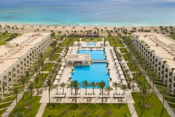 Jaz Crystal, Almaza Bay