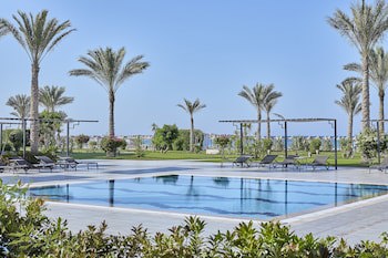 Jaz Crystal, Almaza Bay