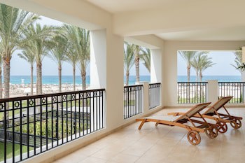 Jaz Crystal, Almaza Bay