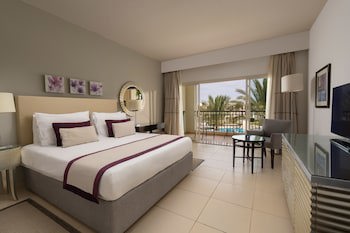 Jaz Crystal, Almaza Bay