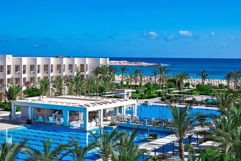 Jaz Crystal, Almaza Bay