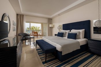 Jaz Crystal, Almaza Bay