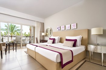 Jaz Crystal, Almaza Bay