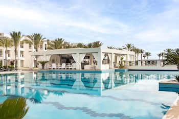 Jaz Crystal, Almaza Bay