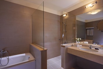 Jaz Crystal, Almaza Bay