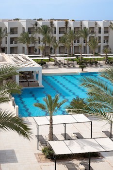 Jaz Crystal, Almaza Bay