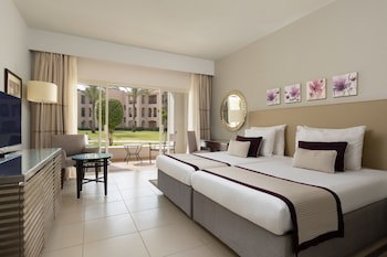 Jaz Crystal, Almaza Bay