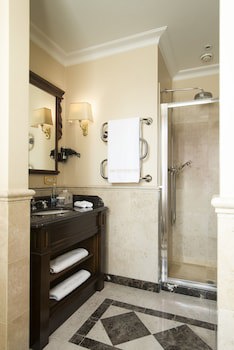Nobil Luxury Boutique Hotel