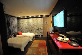 Casablanca Suites & Spa