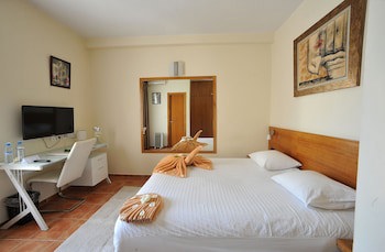 Casablanca Suites & Spa