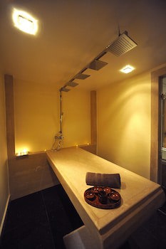 Casablanca Suites & Spa
