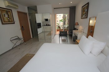 Casablanca Suites & Spa