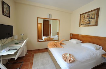 Casablanca Suites & Spa