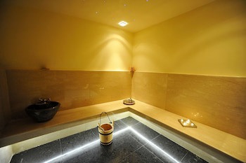 Casablanca Suites & Spa
