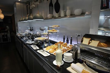 Casablanca Suites & Spa