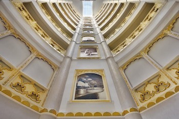 Al Safir Hotel & Tower