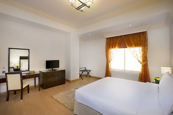 Al Safir Hotel & Tower