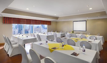 Al Safir Hotel & Tower