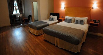 Coach House Hotel