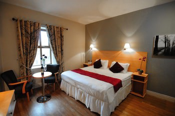Coach House Hotel