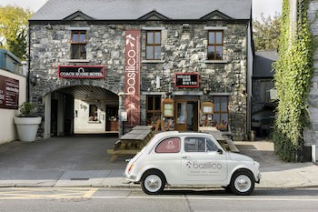 Coach House Hotel