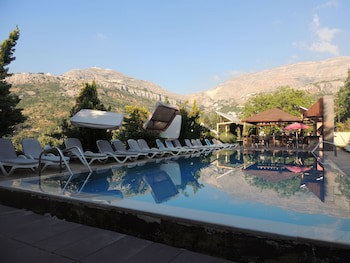Faraya Village Club