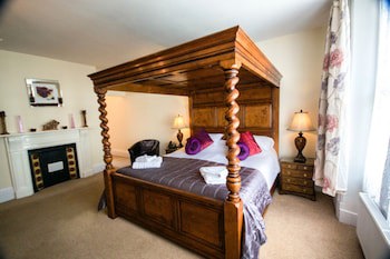 Black Boy Inn