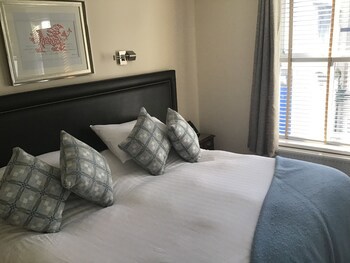 Black Boy Inn