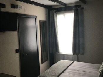Black Boy Inn