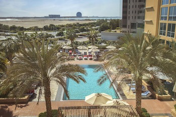 Centro Yas Island