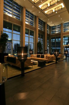Centro Yas Island