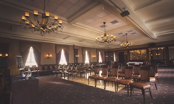 Canal Court Hotel