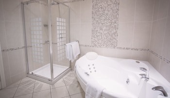 Canal Court Hotel