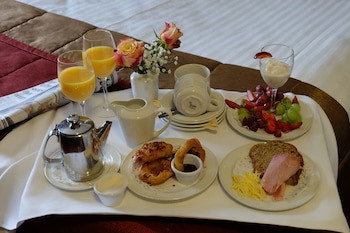 Canal Court Hotel