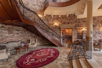 Canal Court Hotel