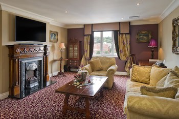 Canal Court Hotel