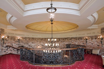 Canal Court Hotel