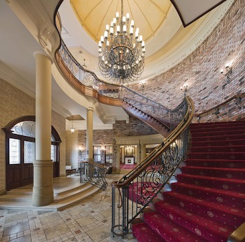 Canal Court Hotel