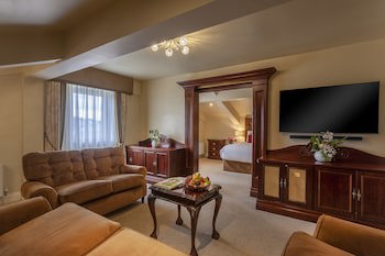 Canal Court Hotel