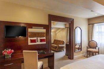 Canal Court Hotel