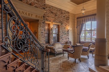 Canal Court Hotel