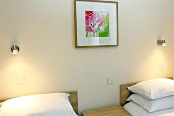Central Hotel Golders Green
