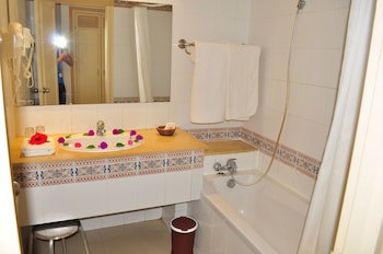 Zodiac Hotel