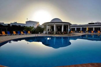 Zodiac Hotel