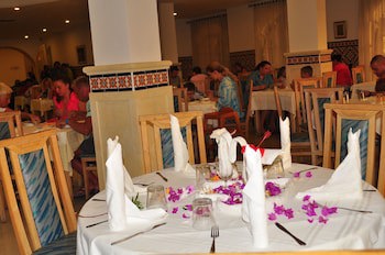 Zodiac Hotel