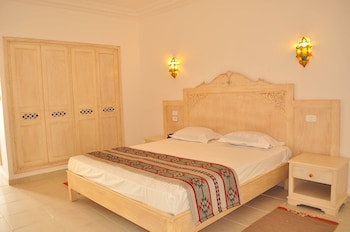 Zodiac Hotel